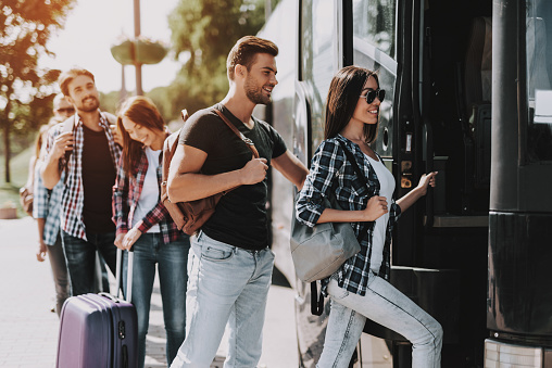 conditions-de-voyage-tarifs-compagnies_retirer-billet-de-bus-voyage-bus-facile